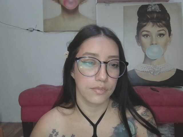 SaritaV live cam on BongaCams