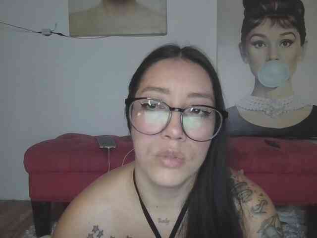 SaritaV Live Webcam on BongaCams