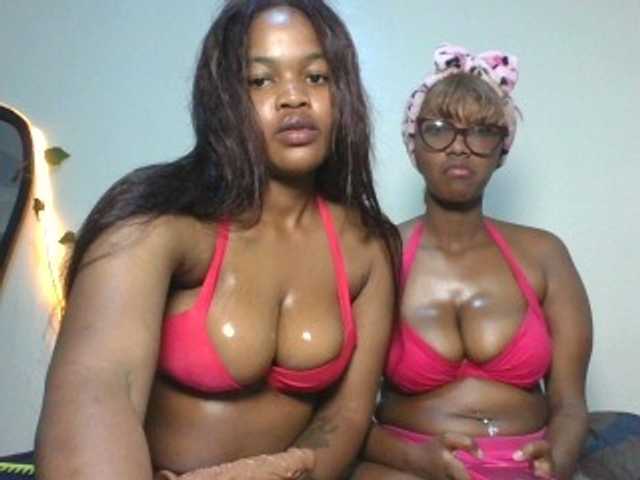 melaniablue live cam on BongaCams