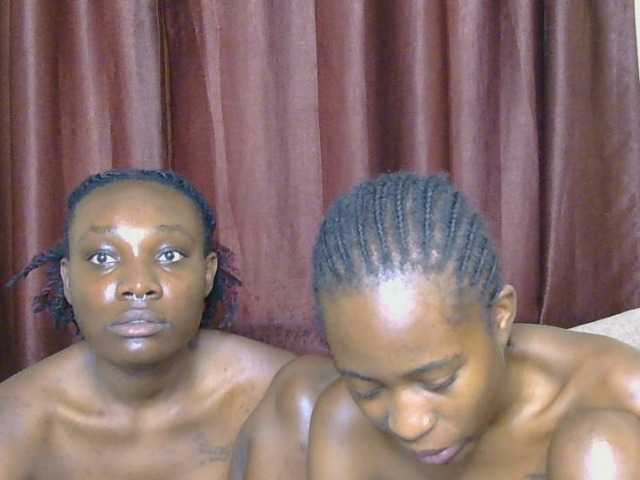 Freakycouples live cam on BongaCams