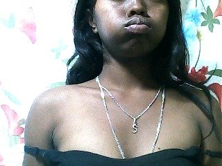SarahHot's Live Webcam