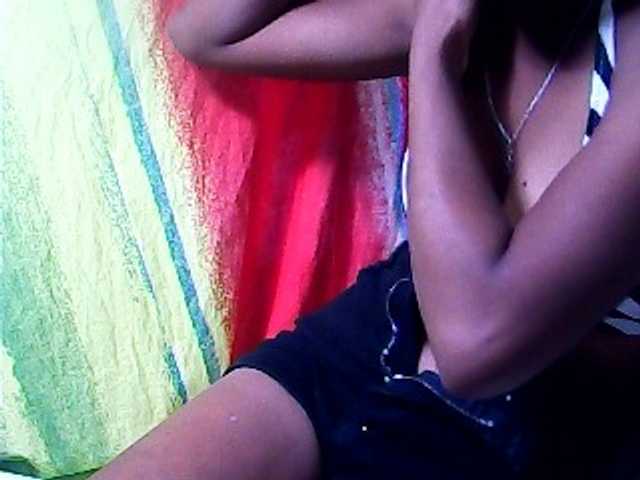 SarahHot live cam on BongaCams