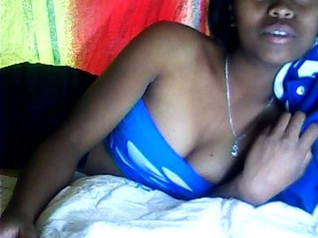 SarahHot live cam preview