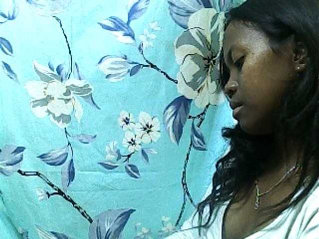 SarahHot live cam on BongaCams