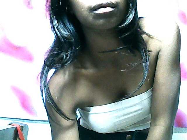 SarahHot live cam on BongaCams