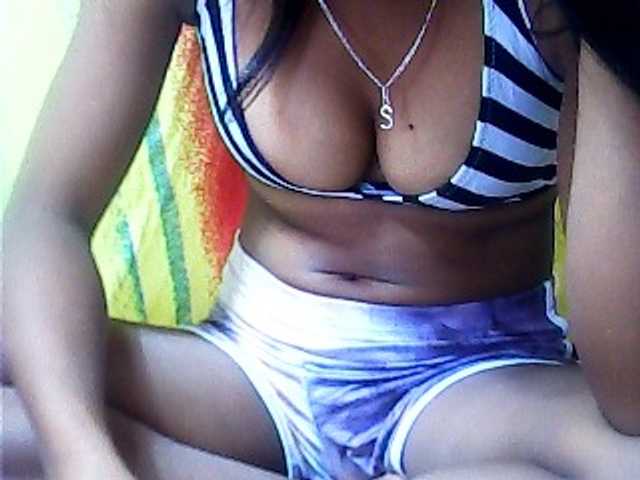 SarahHot live cam on BongaCams