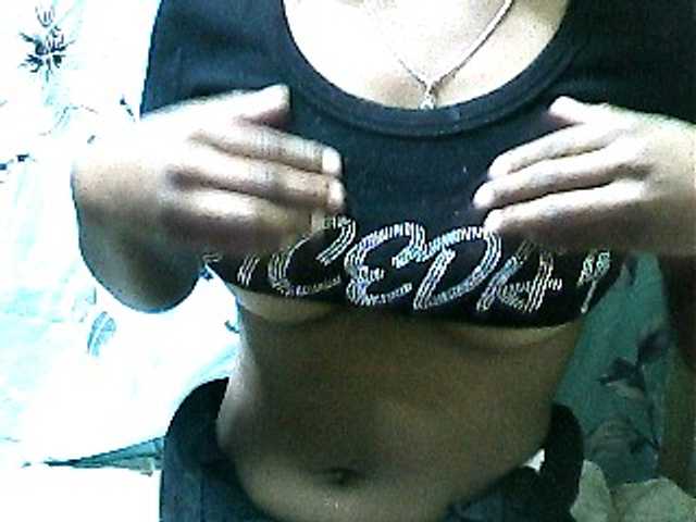 SarahHot live cam on BongaCams