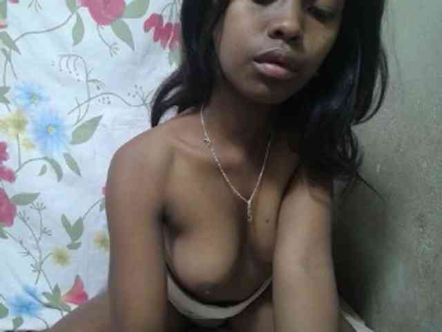 SarahHot webcam
