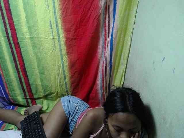 SarahHot webcam