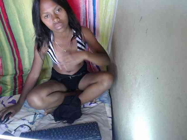 Model: SarahHot
