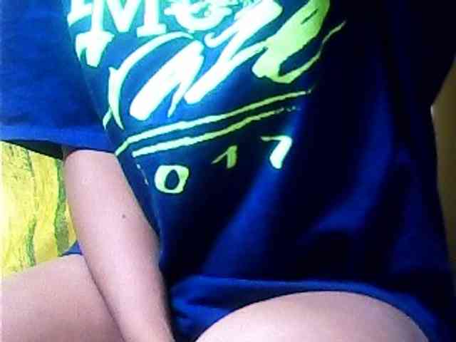 SarahHot webcam