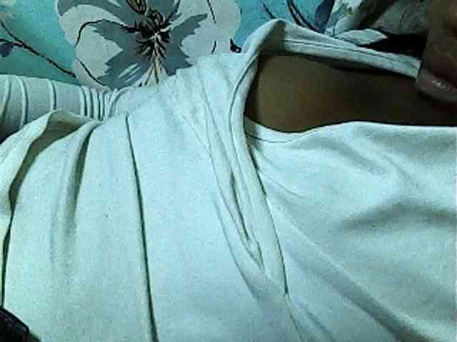 SarahHot webcam