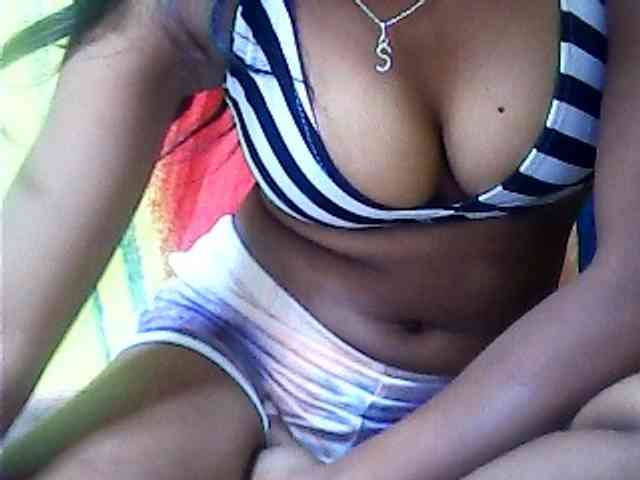 SarahHot webcam