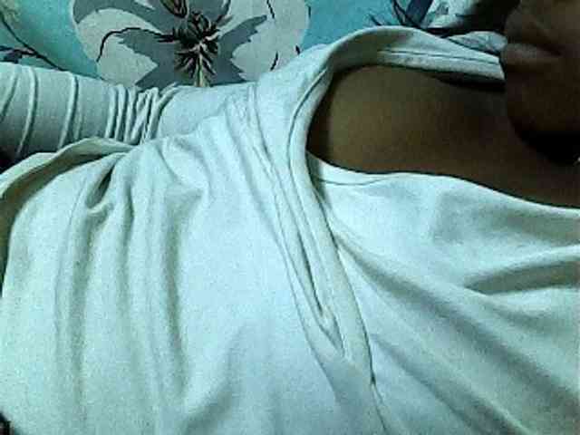 SarahHot webcam
