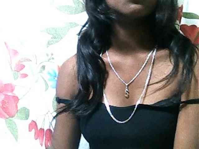 SarahHot webcam