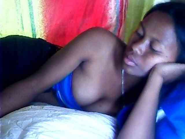 SarahHot webcam
