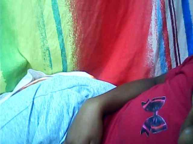 SarahHot webcam
