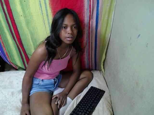 SarahHot webcam