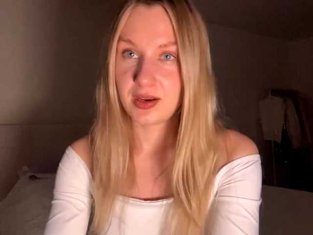 LinnEskeets live cam preview