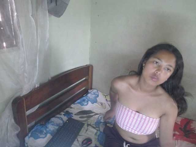 AmeliaHot — live female cam