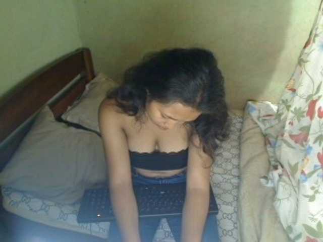 AmeliaHot live cam on BongaCams