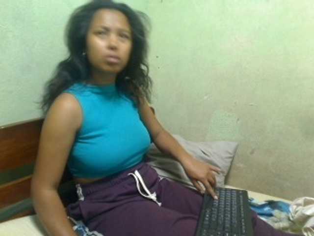 AmeliaHot live cam on BongaCams