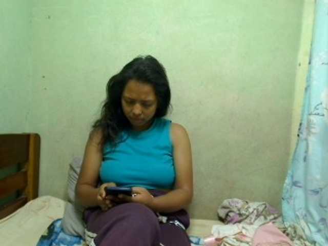 AmeliaHot