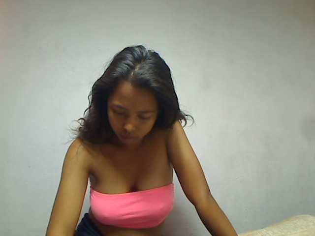 AmeliaHot live cam on BongaCams