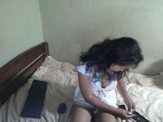 AmeliaHot