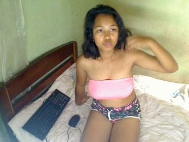 AmeliaHot