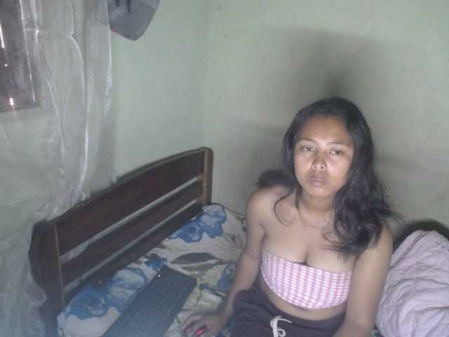 AmeliaHot — live female cam