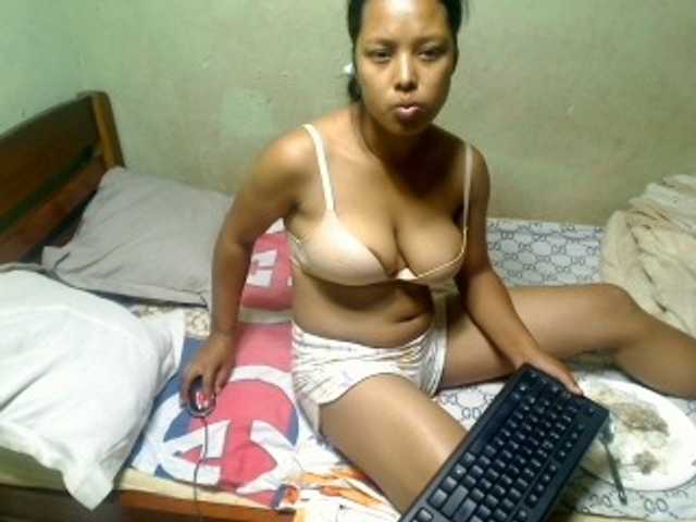 AmeliaHot