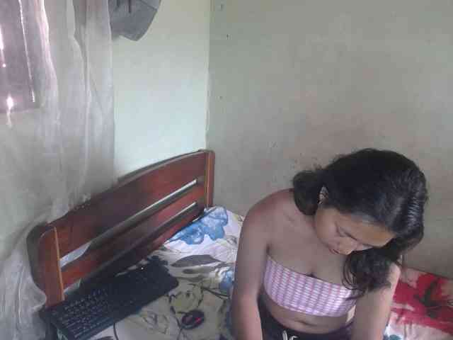 AmeliaHot
