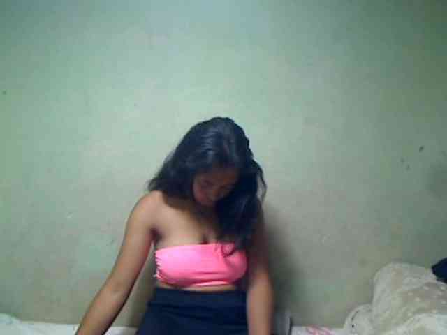 Model: AmeliaHot