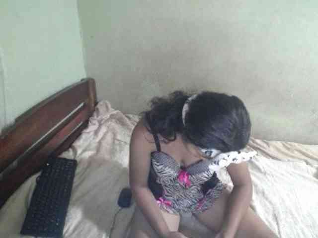 AmeliaHot