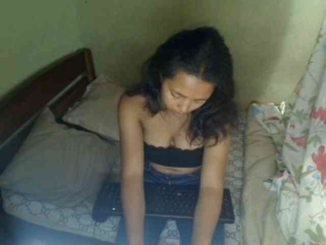 AmeliaHot