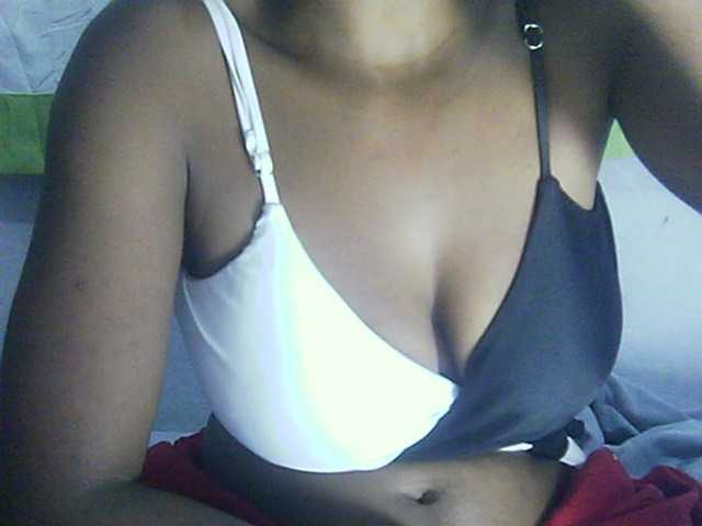 Masivelo live cam on BongaCams