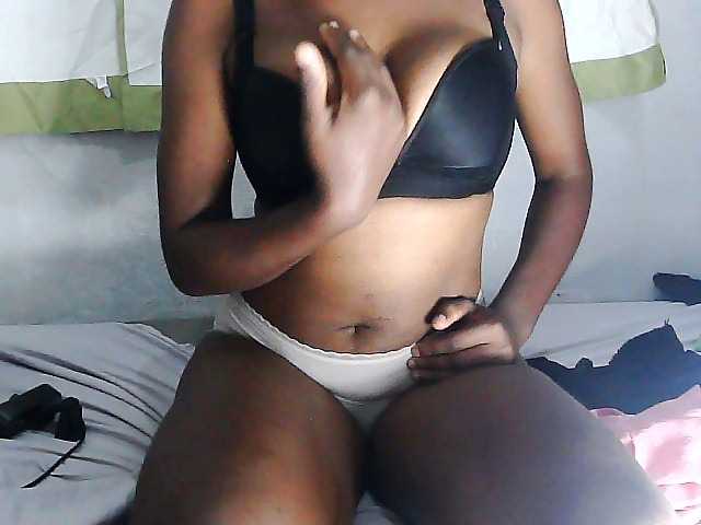 Masivelo live cam on BongaCams