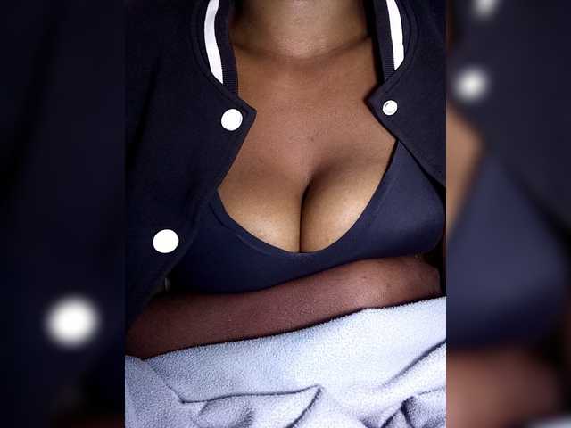 Masivelo live cam on BongaCams
