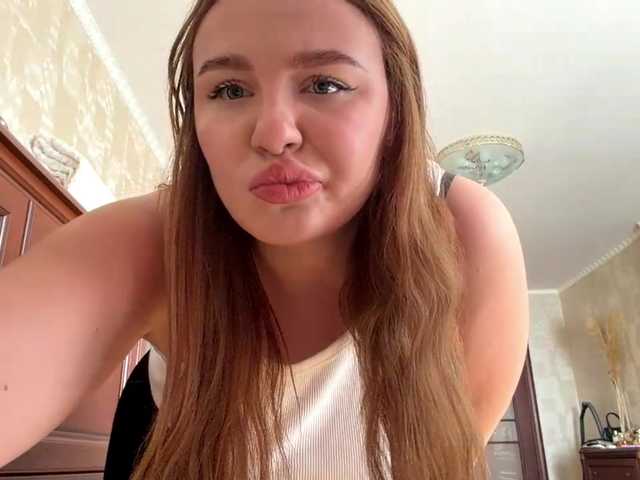 MaureenCardimino live cam on BongaCams