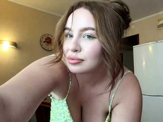 MaureenCardimino live cam on BongaCams