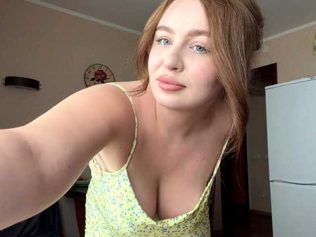 MaureenCardimino live cam on BongaCams
