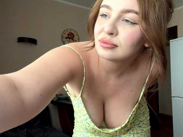 MaureenCardimino live cam on BongaCams