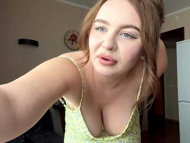 MaureenCardimino live cam on BongaCams