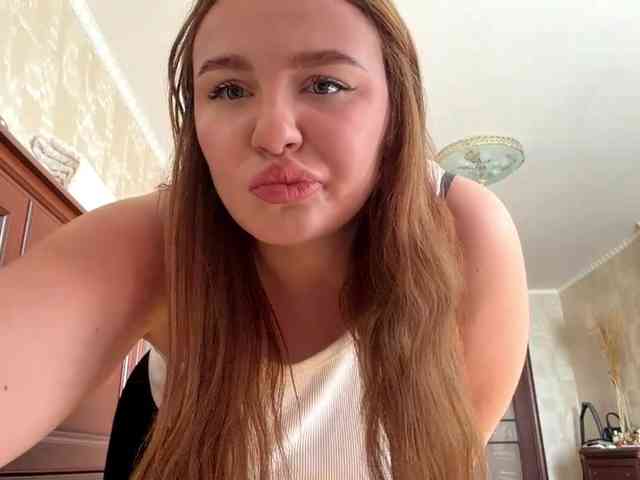 MaureenCardimino webcam