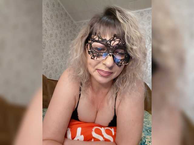 Sandra-MEOW live cam on BongaCams