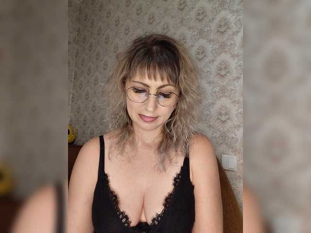 Sandra-MEOW live cam on BongaCams
