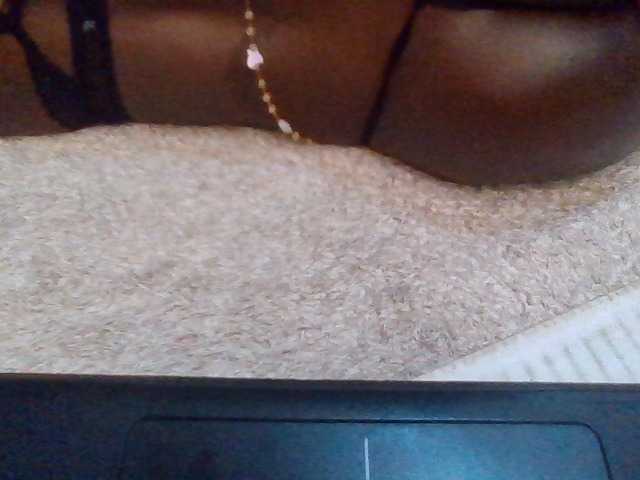 PetiteDivah24 live cam on BongaCams