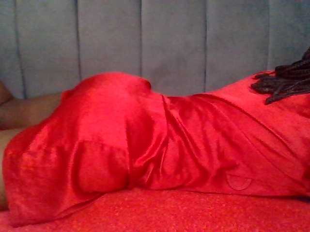 PetiteDivah24 live cam on BongaCams
