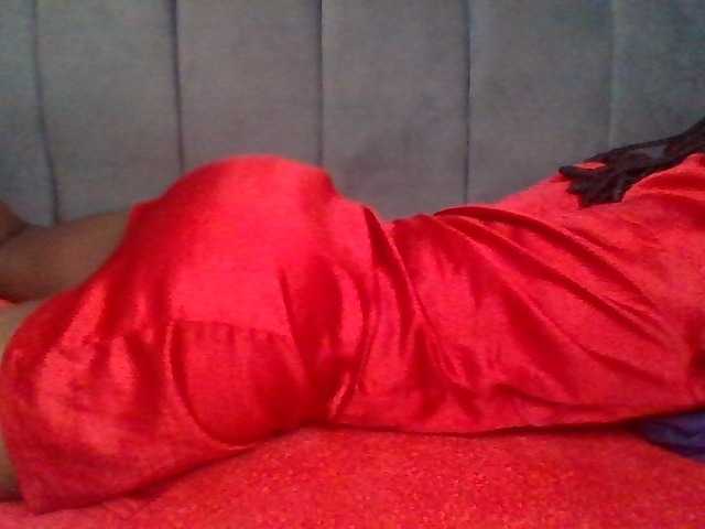 PetiteDivah24 live cam on BongaCams